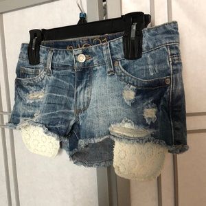 Daisy dukes with lace pockets